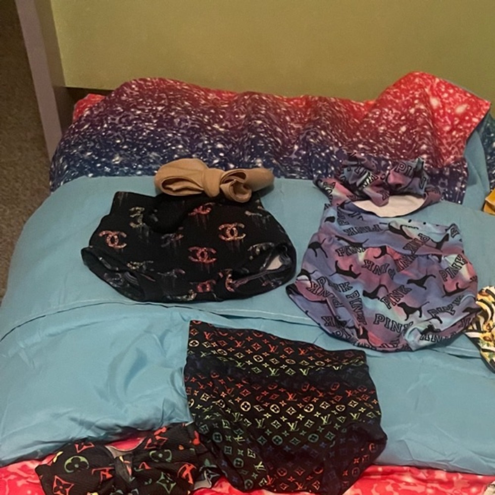 Designer Sets - Picture 2 of 3